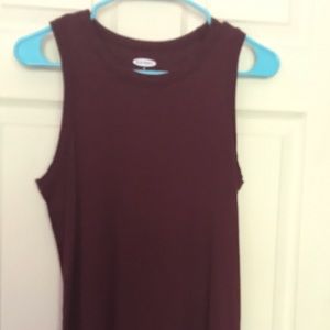 Maroon tank